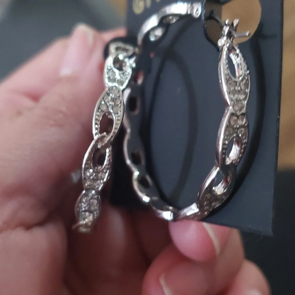 Givenchy - Picture 2 of 3